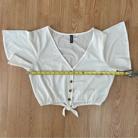 H&M DIVIDED White Tie Front Crop Top - Picture 10 of 10